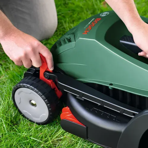 Електрична газонокосарка Bosch Universal Rotak 37-555 (1.4 кВт, 370 мм) (06008A6501) - PRORAB image-6